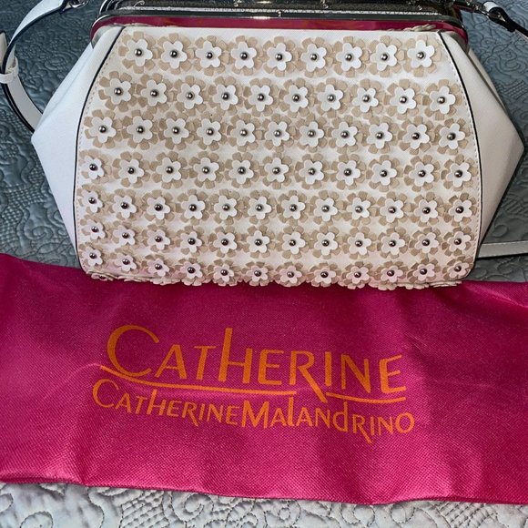 Catherine Malandrino 3D Floral Annabelle Frame Satchel w/dust bag - Picture 4 of 16